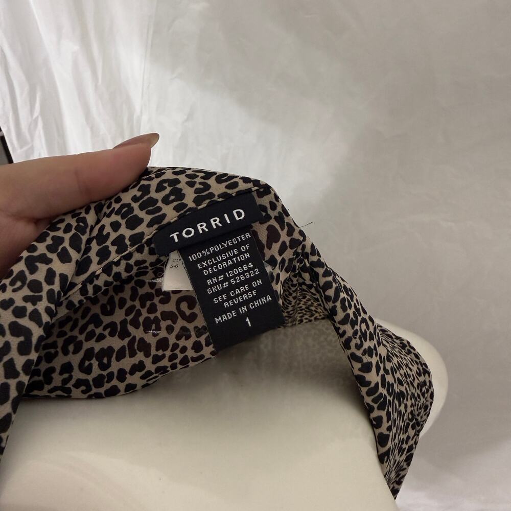 Torrid semi sheer leopard print blouse tank - Picture 5 of 5